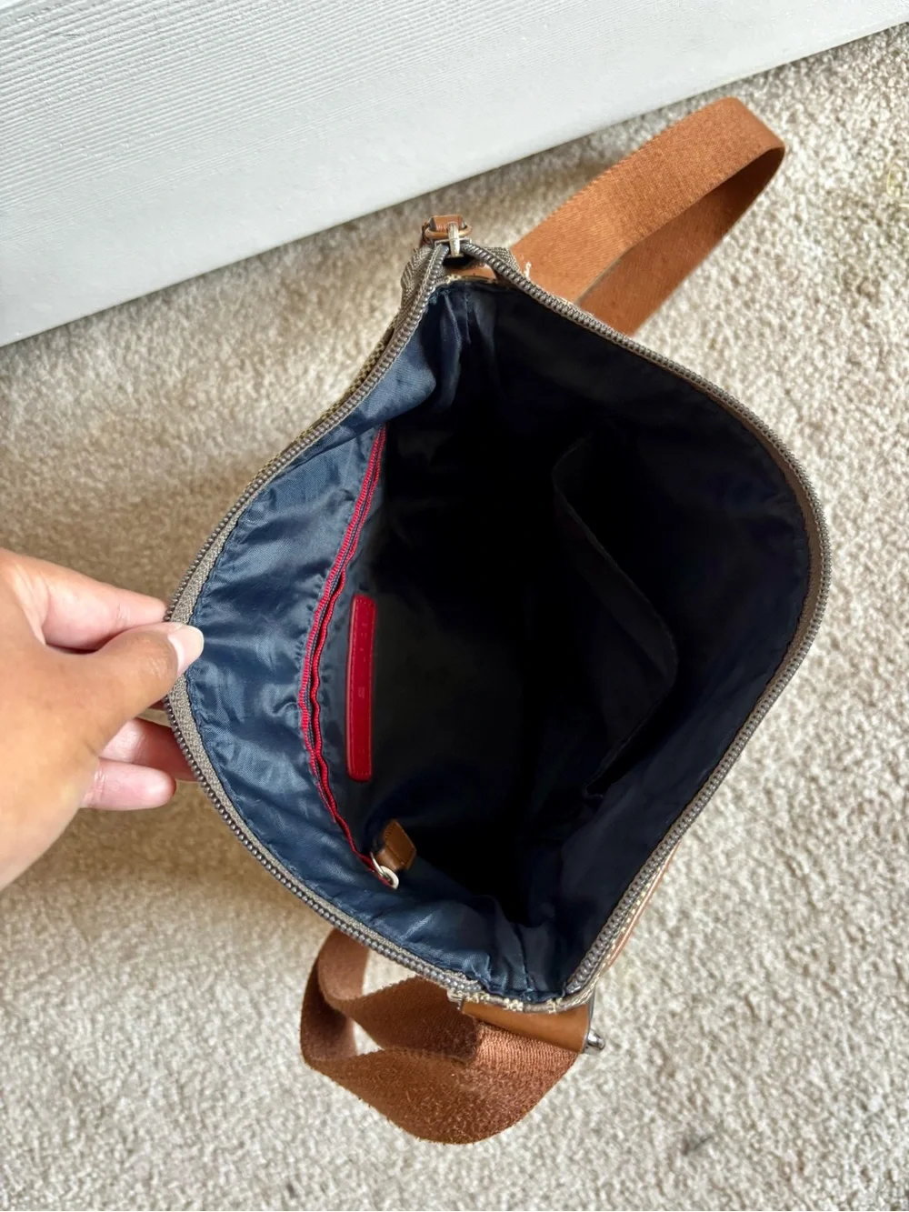 Tommy Hilfiger stylish crossbody